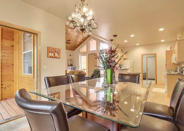 Trail Access On-site! Retreat Near Golf Holiday home *