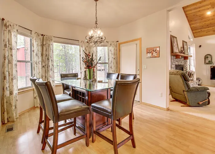Trail Access On-site! Retreat Near Golf Holiday home *