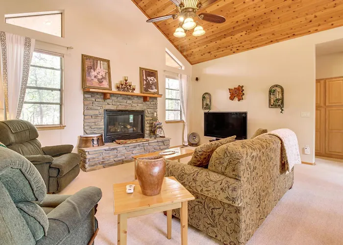 Holiday home Trail Access On-site! Retreat Near Golf